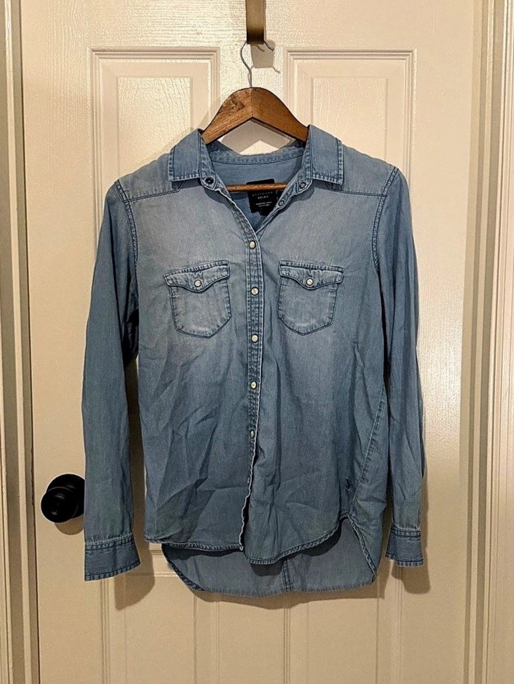 American Eagle Outfitters AE Boyfriend Button-Up Shirt Blue Medium